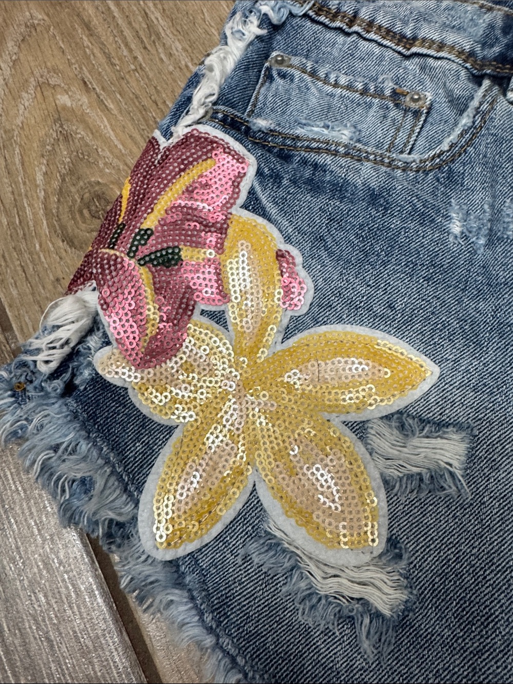 Zara denim shorts with sequin flower detail - Picture 6 of 7
